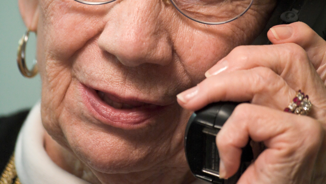 How Can Landline Call Blockers Support Seniors Who Are Not Comfortable With Technology? 