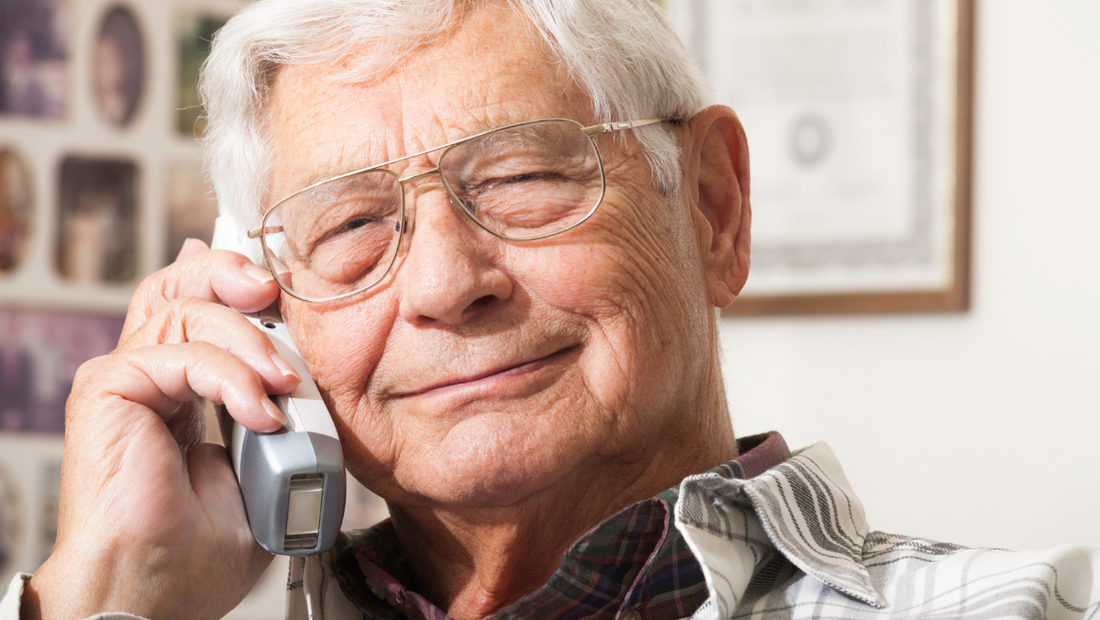 What Phone Safety Habits Should Every Senior Household Practice? 